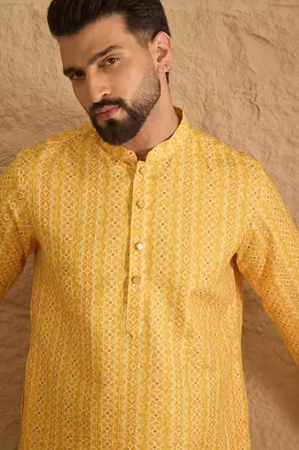 Men yellow silk blend geometric embroidered straight kurta with trouser