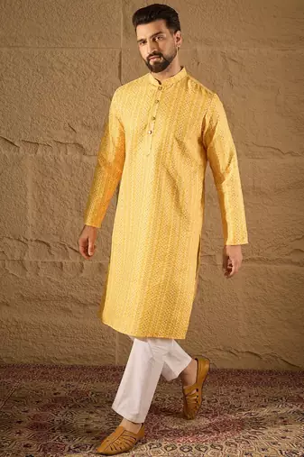 Men yellow silk blend geometric embroidered straight kurta with trouser