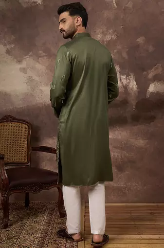 Men green silk blend solid embroidered straight kurta and trouser
