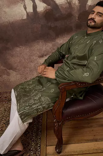 Men green silk blend solid embroidered straight kurta and trouser