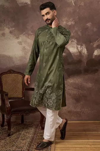 Men green silk blend solid embroidered straight kurta and trouser