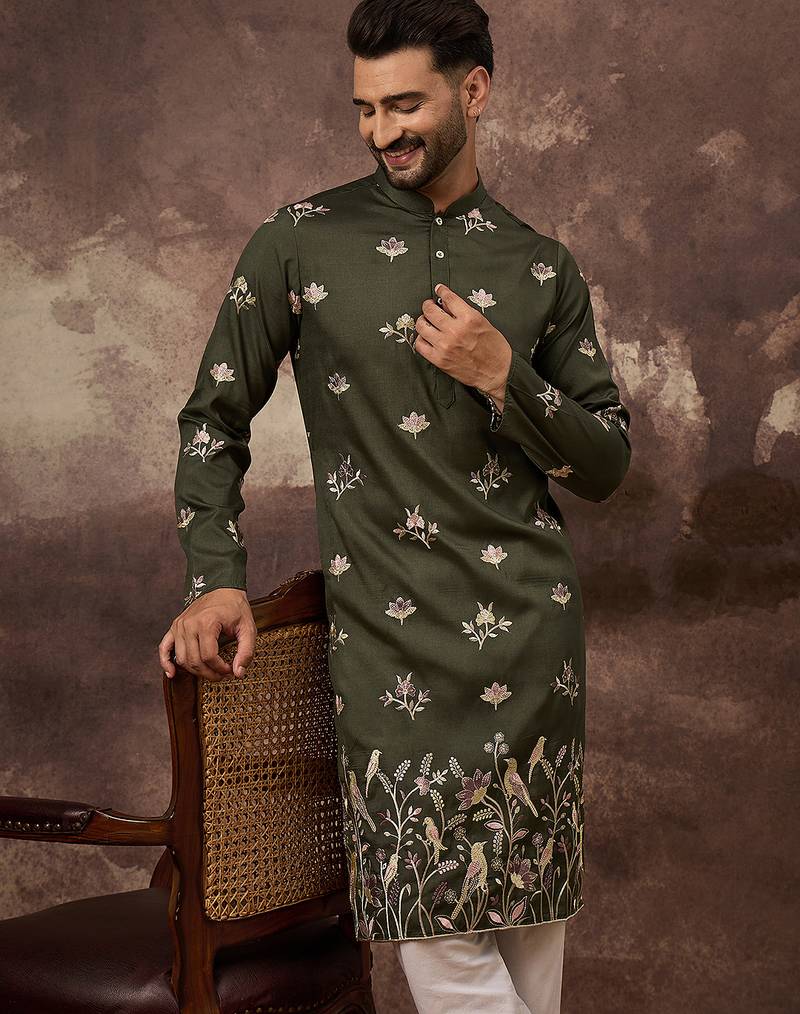 Men green silk blend solid embroidered straight kurta and trouser