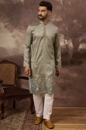 Men green silk blend solid embroidered straight kurta with trouser