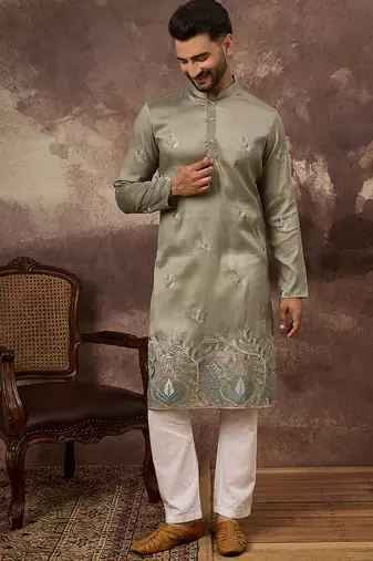 Men green silk blend solid embroidered straight kurta with trouser