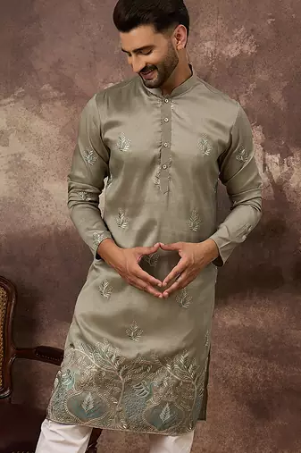 Men green silk blend solid embroidered straight kurta with trouser