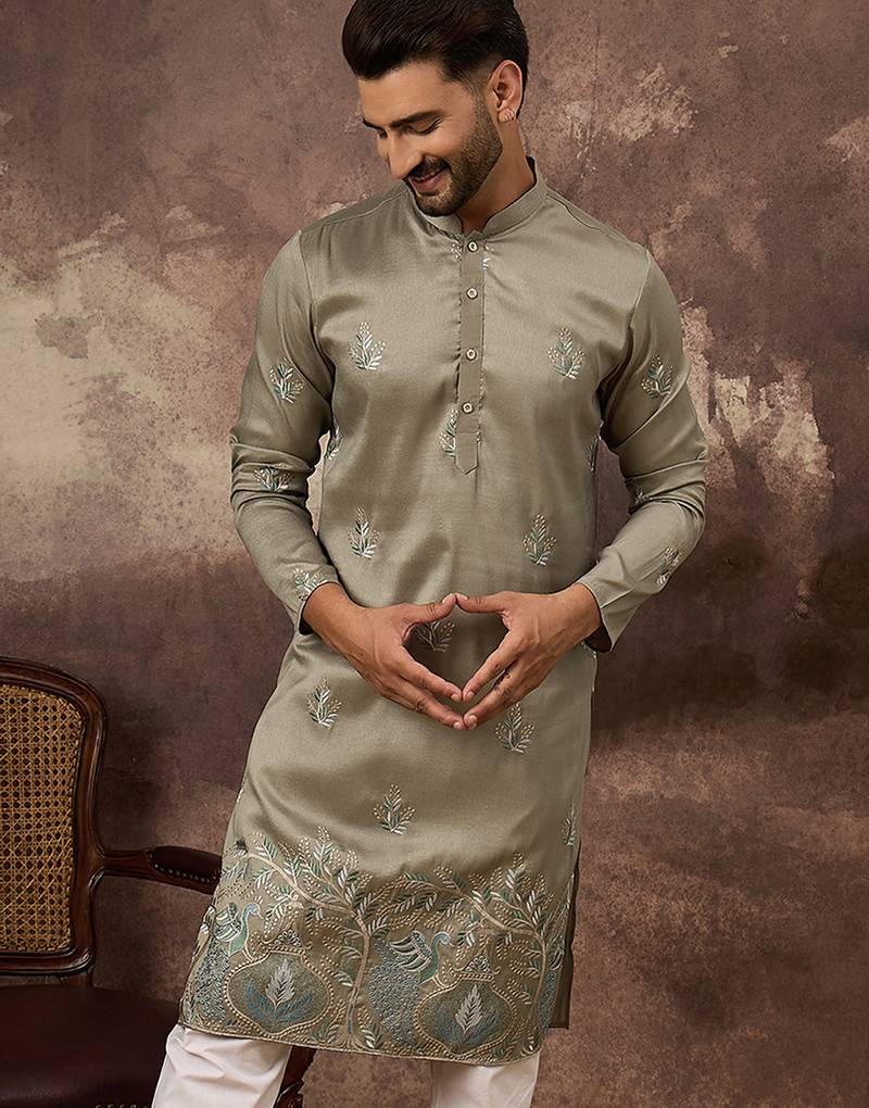 Men green silk blend solid embroidered straight kurta with trouser