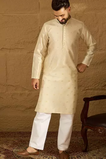 Men off white silk blend solid woven design straight kurta with trouser