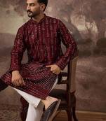 Men maroon silk blend solid embroidered straight kurta with pant set