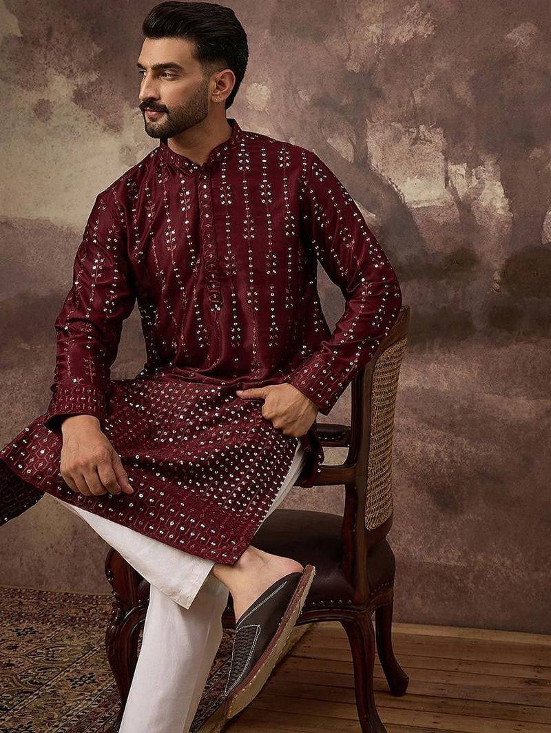 Men maroon silk blend solid embroidered straight kurta with pant set