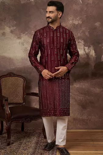 Men maroon silk blend solid embroidered straight kurta with pant set