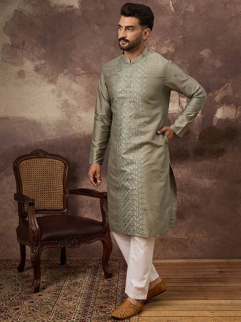 Men green silk blend solid embroidered straight kurta with trouser