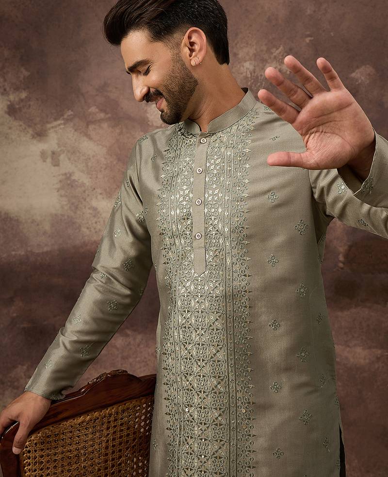 Men green silk blend solid embroidered straight kurta with trouser