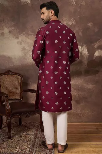 Men maroon silk blend solid embroidered straight kurta with pant set