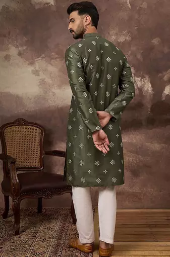 Men green silk blend solid embroidered straight kurta with pant set
