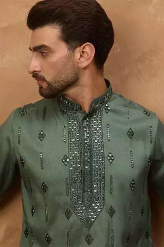 Men green silk blend solid embroidered straight kurta with pant set