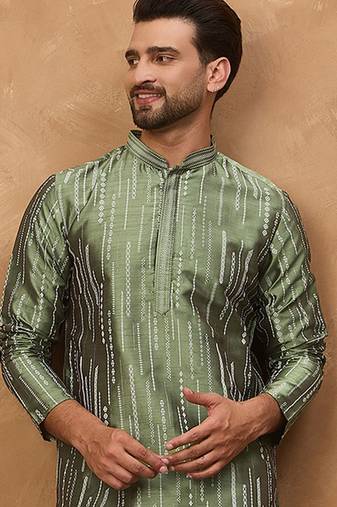 Men green silk blend solid embroidered straight kurta with pant set