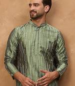 Men green silk blend solid embroidered straight kurta with pant set