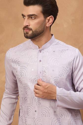 Men lavender silk blend solid embroidered straight kurta with pant set