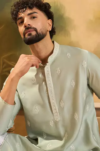 Men green silk blend solid embroidered straight kurta with trouser