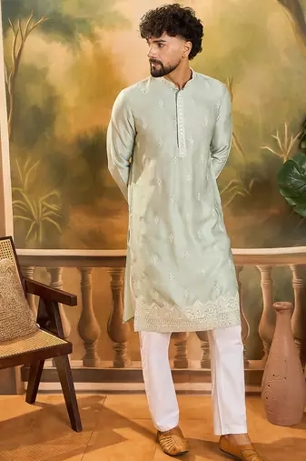 Men green silk blend solid embroidered straight kurta with trouser