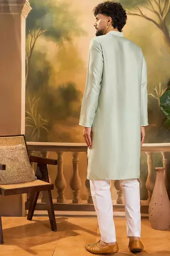 Men green silk blend solid embroidered straight kurta with trouser