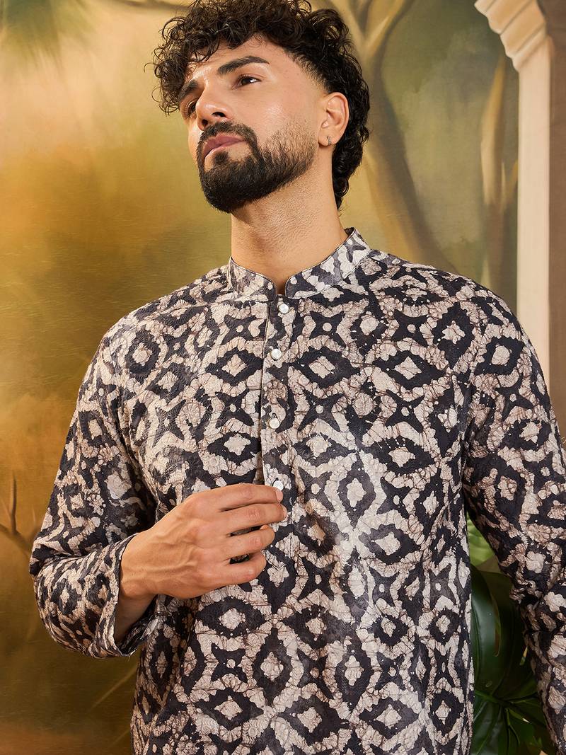 Men blue pure cotton batik embroidered straight kurta with trouser