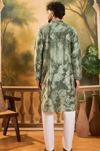 Men green silk blend batik embroidered straight kurta with trouser