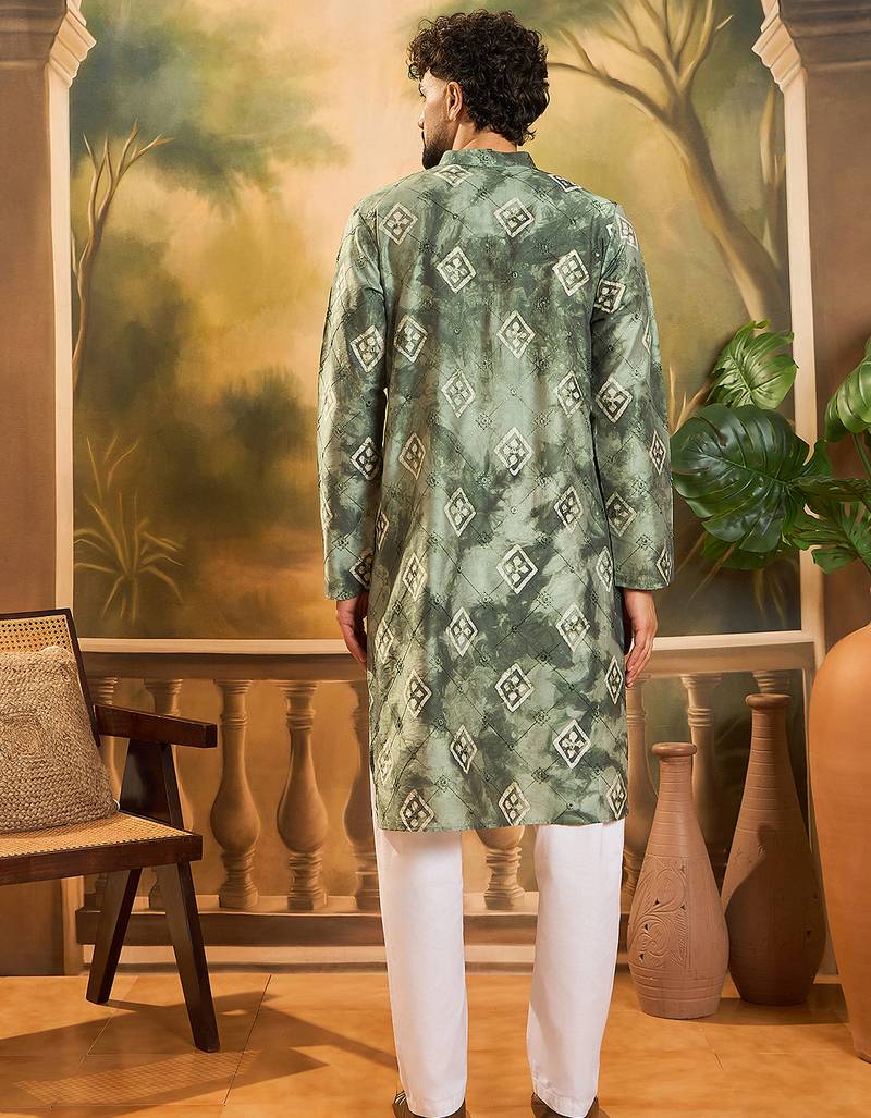 Men green silk blend batik embroidered straight kurta with trouser