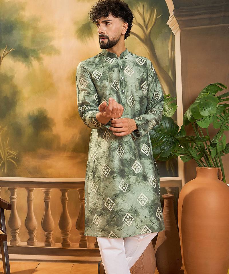 Men green silk blend batik embroidered straight kurta with trouser