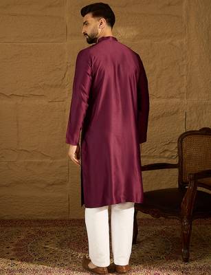 Men purple silk blend solid embroidered straight kurta with trouser 4