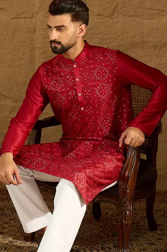 Men maroon silk blend solid embroidered straight kurta with trouser