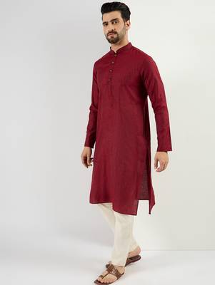 Men maroon pure cotton solid woven design straight kurta with trousers 3