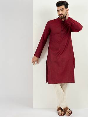 Men maroon pure cotton solid woven design straight kurta with trousers 5