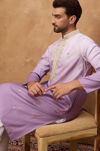 Men purple silk blend solid embroidered straight kurta with pant set