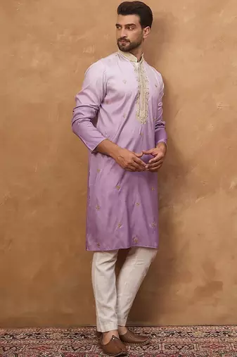 Men purple silk blend solid embroidered straight kurta with pant set