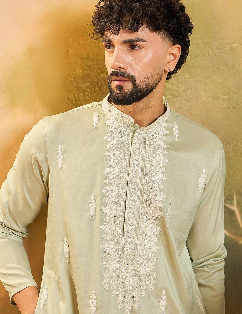 Men green silk blend solid embroidered straight kurta with trouser