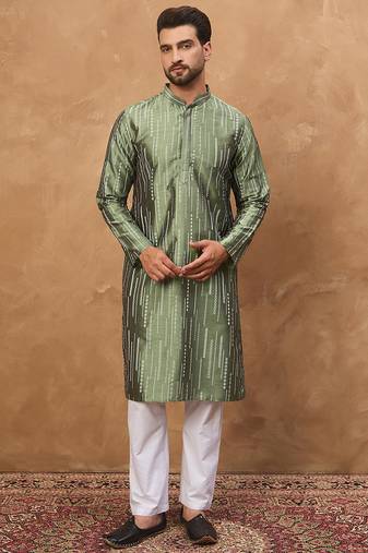 Men green silk blend geometric embroidered straight kurta with pant set