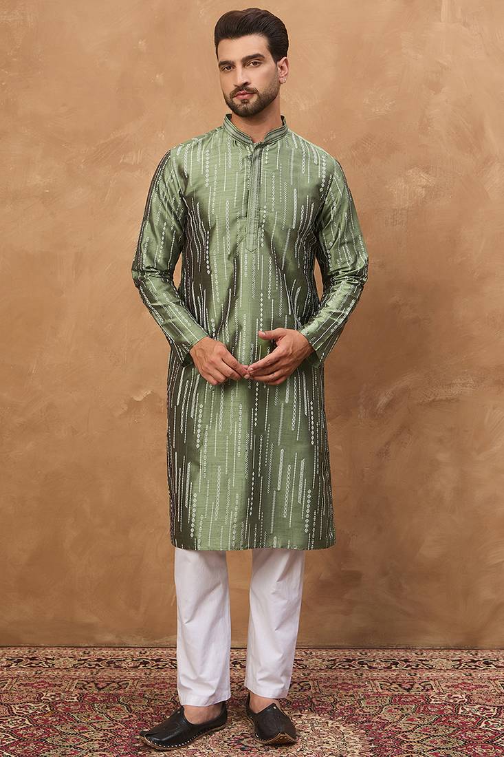 Men green silk blend geometric embroidered straight kurta with pant set