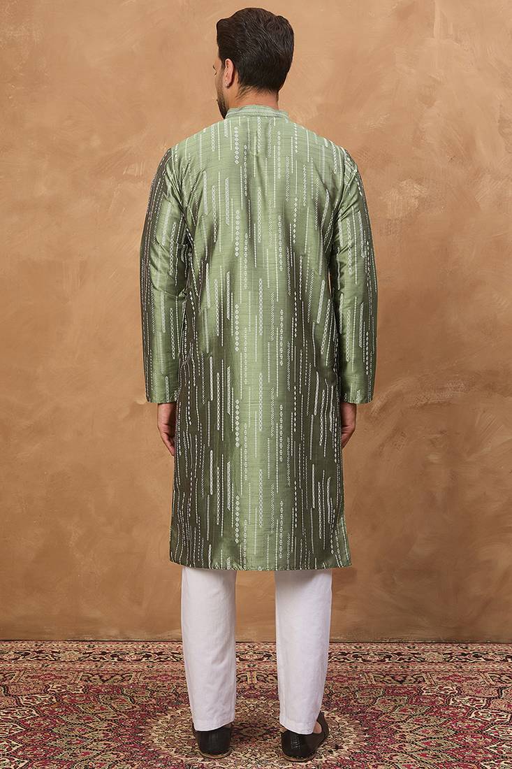 Men green silk blend geometric embroidered straight kurta with pant set