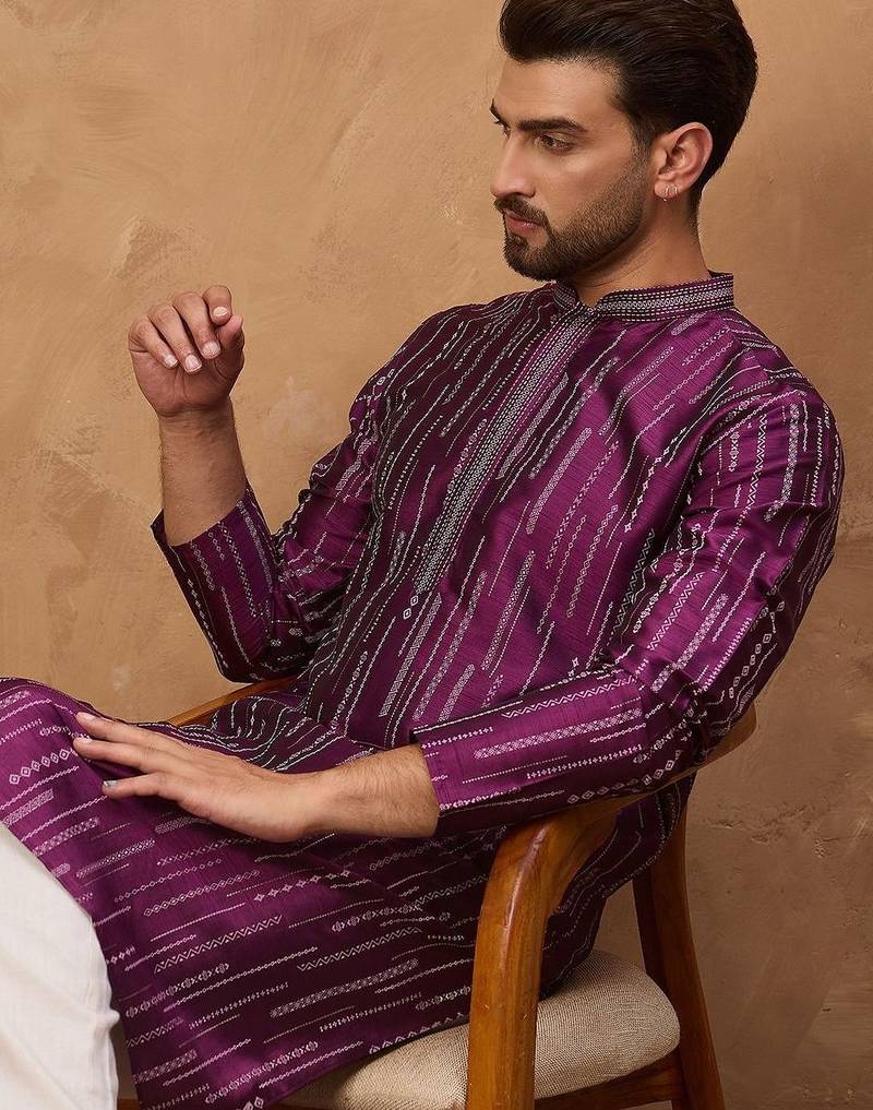 Men purple silk blend geometric printed straight kurta with pant set