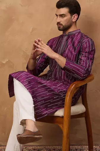 Men purple silk blend geometric printed straight kurta with pant set