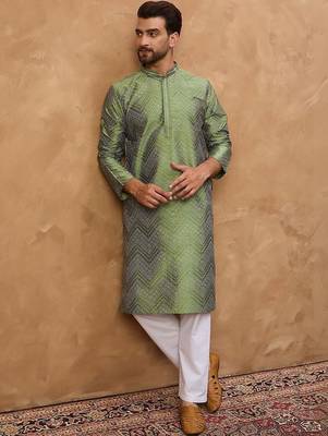 Men green silk blend geometric printed straight kurta with pant set 2