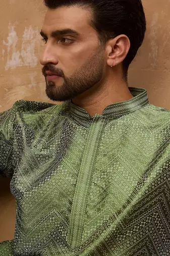 Men green silk blend geometric printed straight kurta with pant set