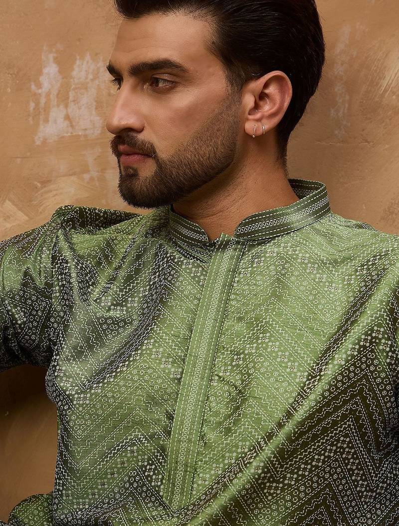 Men green silk blend geometric printed straight kurta with pant set