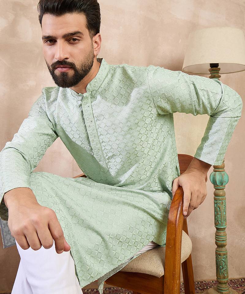 Men green silk blend geometric embroidered straight kurta with trouser