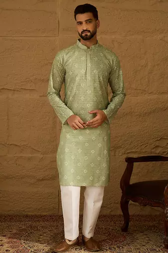 Men green viscose rayon bandhani embroidered straight kurta with trouser