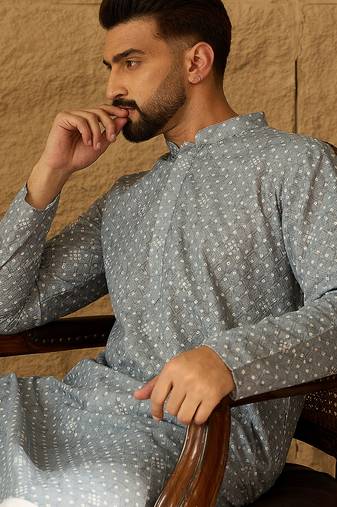 Men blue viscose rayon bandhani embroidered straight kurta with trouser