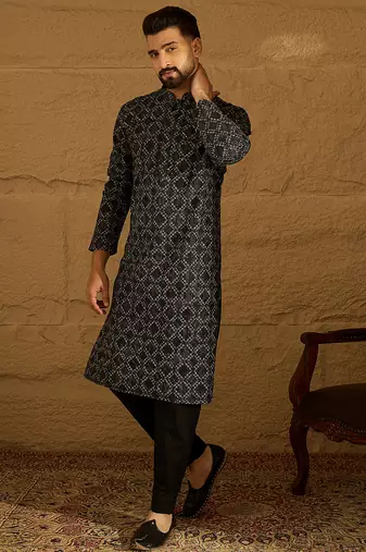 Men black cotton solid embroidered straight kurta with trouser