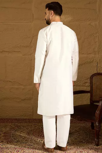 Men white silk blend solid printed straight kurta with trouser