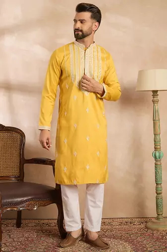 Men yellow silk blend geometric embroidered straight kurta sets